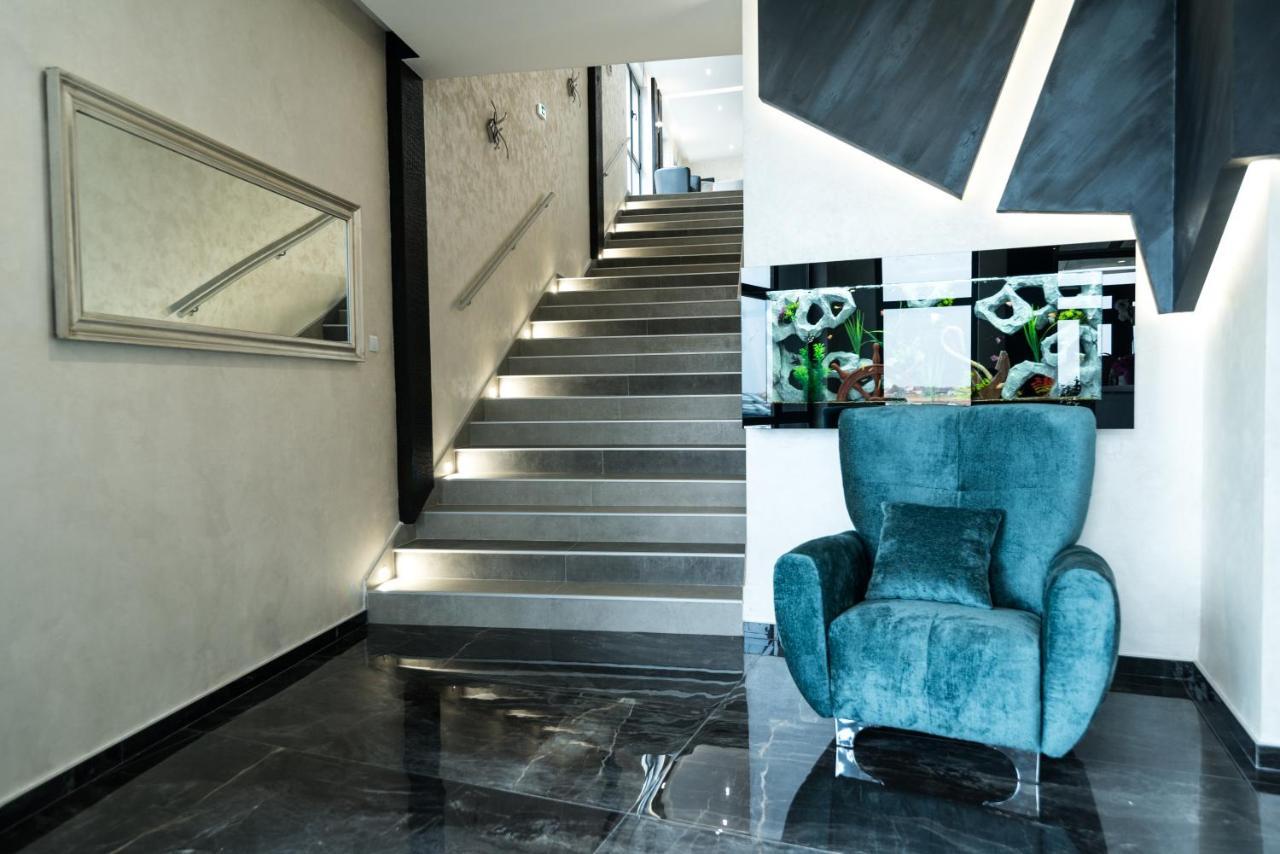 Hotel Euforia Lounge Sabac Bagian luar foto