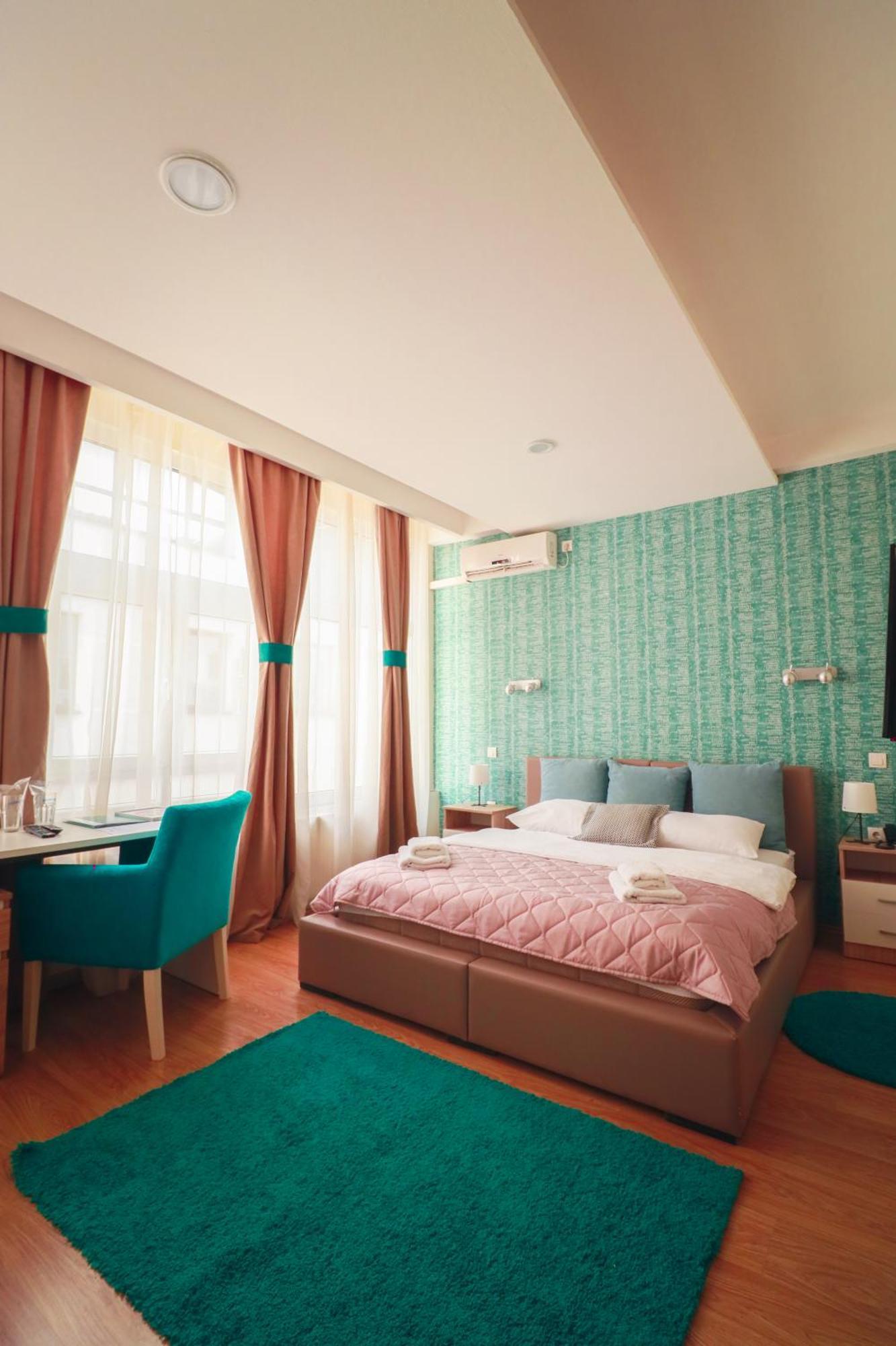 Hotel Euforia Lounge Sabac Bagian luar foto