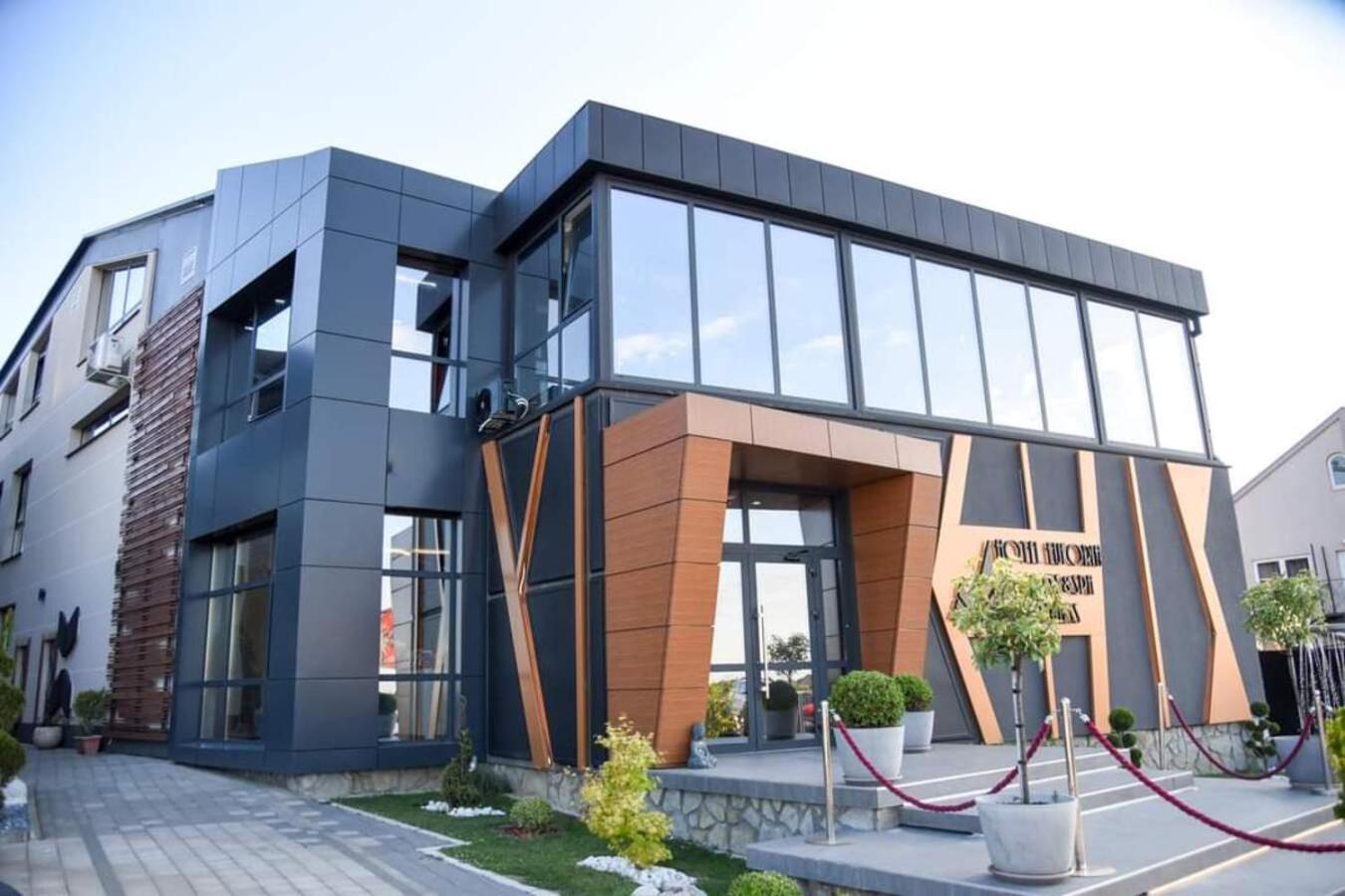 Hotel Euforia Lounge Sabac Bagian luar foto