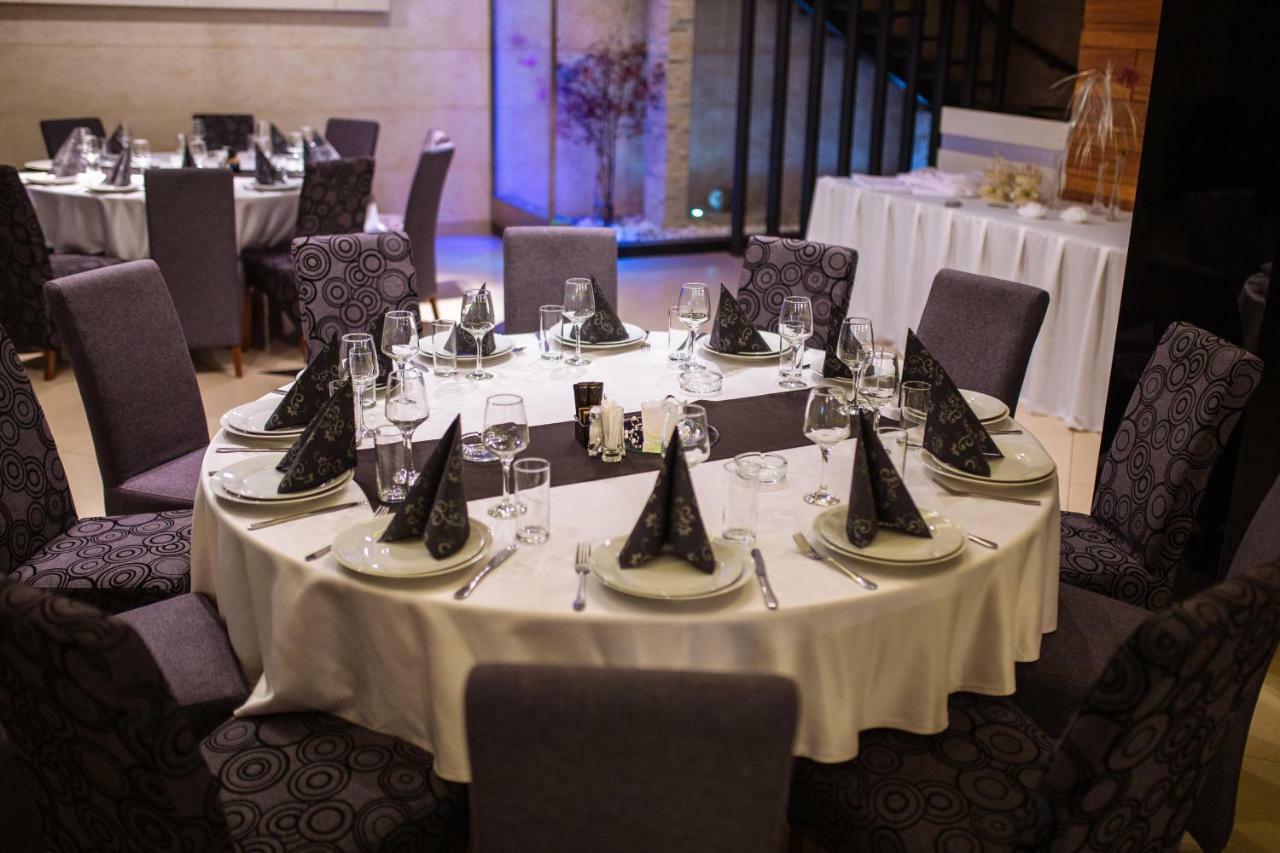 Hotel Euforia Lounge Sabac Bagian luar foto